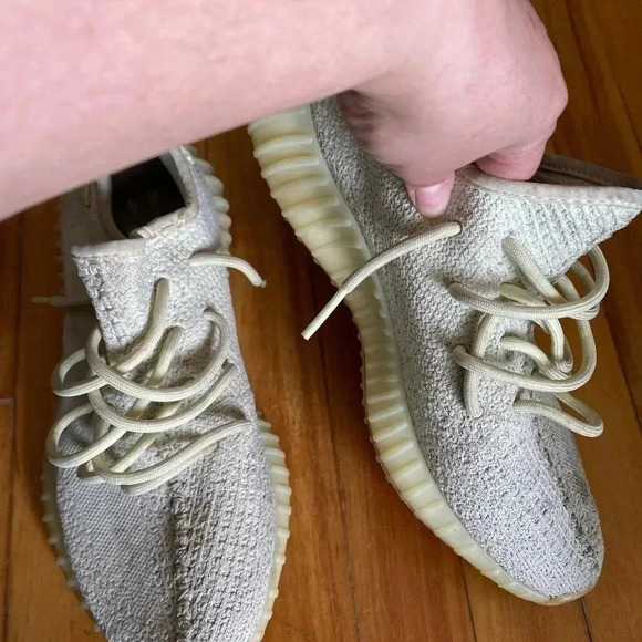 Authentic yeezy boost v2 - Picture 13 of 16